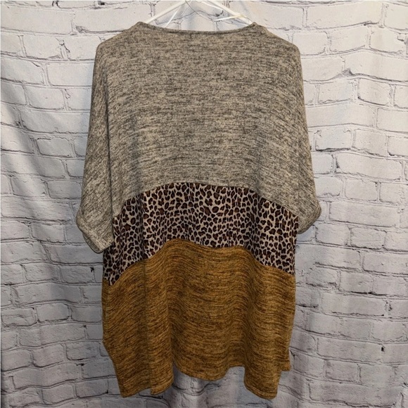 NWT Umgee Cheetah Leopard Animal Print Short Sleeve Open Front Kimono Sz S/M - Picture 3 of 3